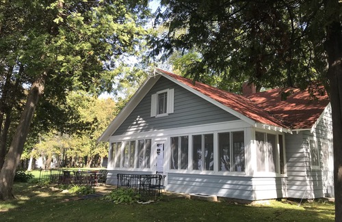 Egg Harbor Cottage | Reduced rates!Classic true waterfront Door Cty,private,sleeps 12, dog friendly