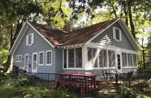 Egg Harbor Cottage | Reduced rates!Classic true waterfront Door Cty,private,sleeps 12, dog friendly