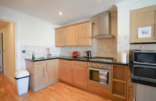 Waterloo Apartment | *Reduced* Zone 1 Waterloo Apartment w/En-suite