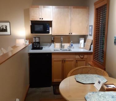 Ucluelet Bed & Breakfast | Reef Point Oceanfront Bed and Breakfast