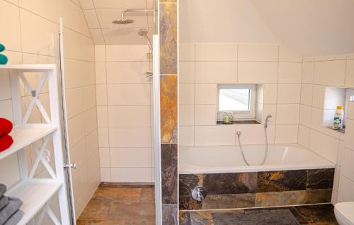 Sudbrookmerland House | Reetdach Ostfriesenhaus