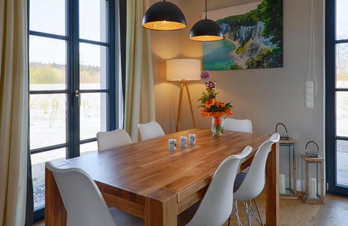 Dranske House | Reetland am Meer - Premium Reetdachvilla mit 3 Schlafzimmern, Sauna und Kamin F26