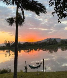 Ilhota Villa | Refúgio Beira Rio - Onde a paz encontra o Sol