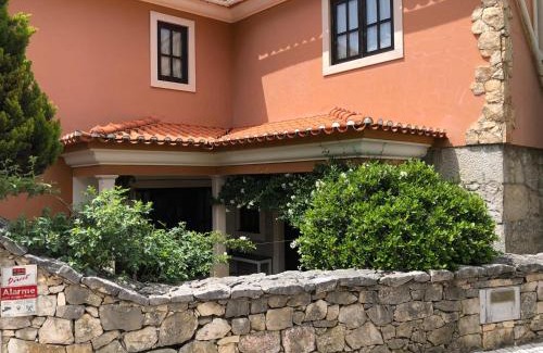 Mendiga Bed & Breakfast | Refúgio das Artes Guesthouse