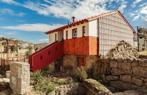 Guimaraes House | Refúgio House Natura Moinho de Água - Eco House