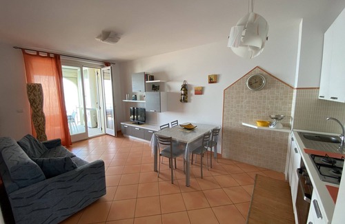 Villa Musone Apartment | Ref 32 Summer rental – Seafront two bedroom apartment