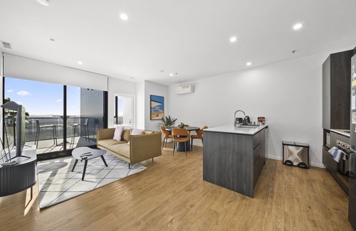 Belconnen Apartment | Refined 2-Bed With Luxurious Building Amenities