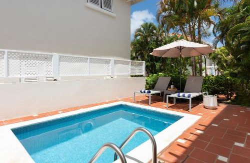 Porters House | Refreshing 2bed Townhome walking distance to beach