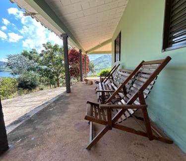 Capitolio House | Refugio a Beira do lago Piscina Churrasqueira Vista privelegiada para o Por dos sol Canto dos Passaros