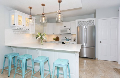 Seven Mile Beach Condo | Regal Beach Club 112-Stunning Condo-Fabulous Complex-Walking distance to all!