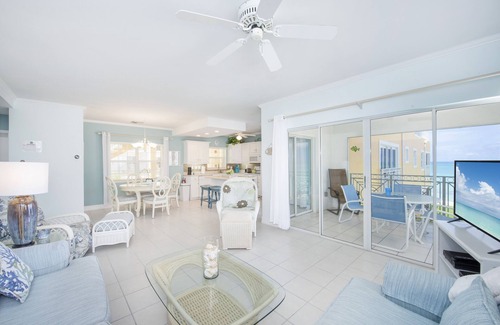 Seven Mile Beach Condo | Regal Beach Club #122: 2BR Ocean View Condo on 7 Mile Beach w/Pools & Tennis