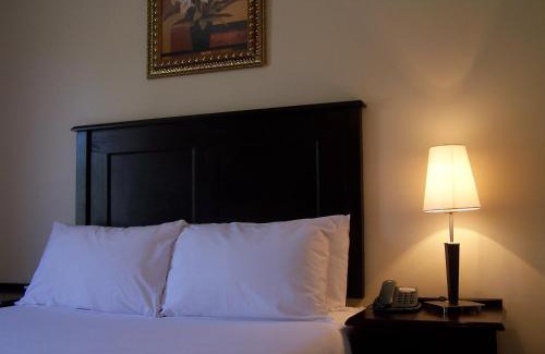 Scottsville Hotel | Regal Inn PMBurg