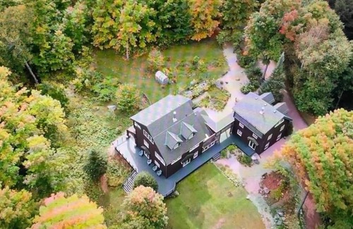 Magnetawan Cottage | Regally rustic, spacious 2-home waterfront getaway for 16+ with total privacy.