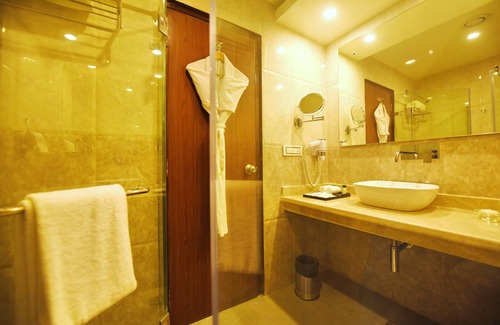 Rajbagh Hotel | Regenta Central Srinagar