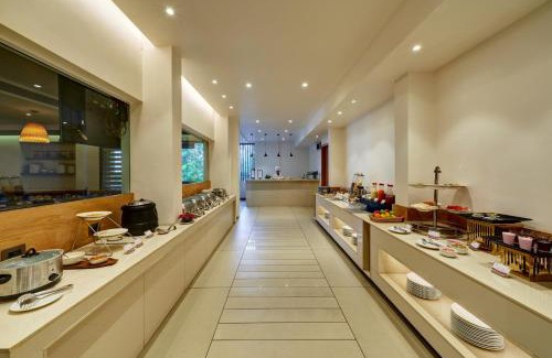 Kolhapur Hotel | Regenta Place Raysons Kolhapur