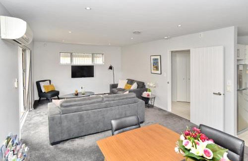 Riccarton House | Regents 94A - Christchurch Holiday Homes