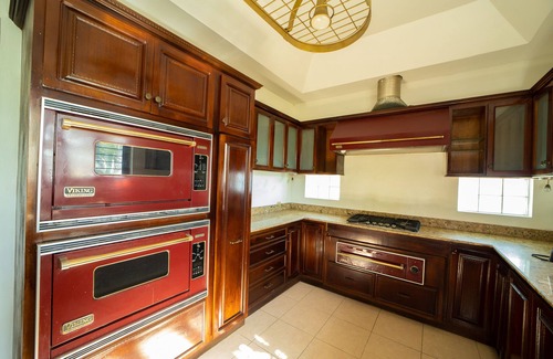 Jack's Hill Villa | Reggae Legends Estate