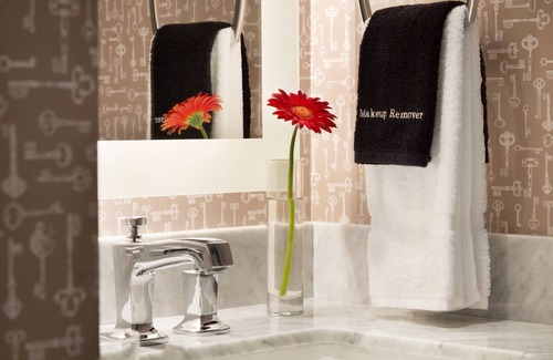 Amherst Hotel | Reikart House, Buffalo, a Tribute Portfolio Hotel