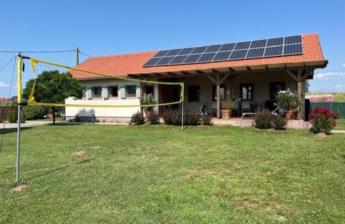 Buzsak House | Reinpold Vendégház