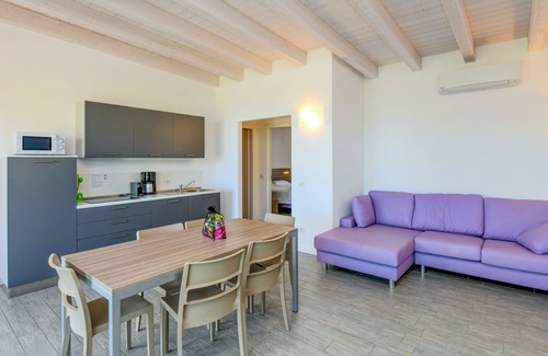 Moniga del Garda Apartment | Relais Rosa dei Venti: 2 bedroom Elegance apt, 2 pools, lake view