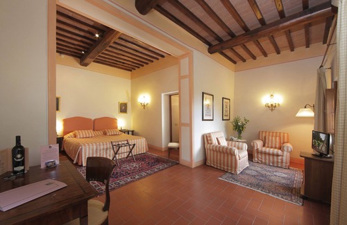 Radda in Chianti Hotel | Relais Vignale & Spa