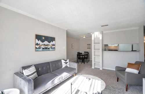 Midland House | Relating 1 BR Suite and Fitness Center