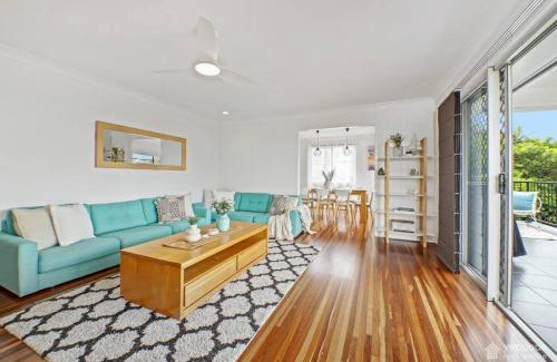 Taranganba House | RELAX @48 CLOSE TO BEACH sleeps 7