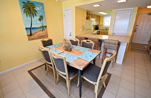 Gulf Shores Condo | Relax and Catch a couple fish! Drop all your worries it's vacation time. 🕮🏖️