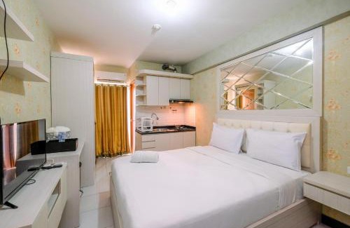 Depok Apartment | Relax and Homey Studio Room at Cinere Resort Apartment By Travelio