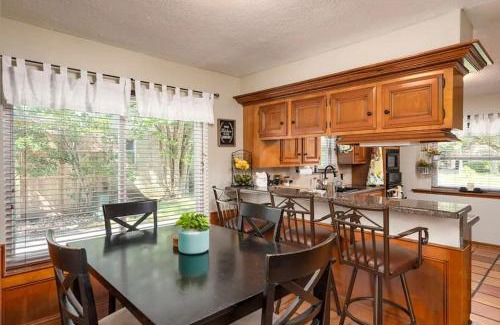 Houston House | Relax and Refresh Private Pool!