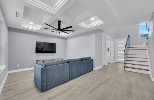 Pharr House | Relax and Unwind in this Modern Spacious Townhome