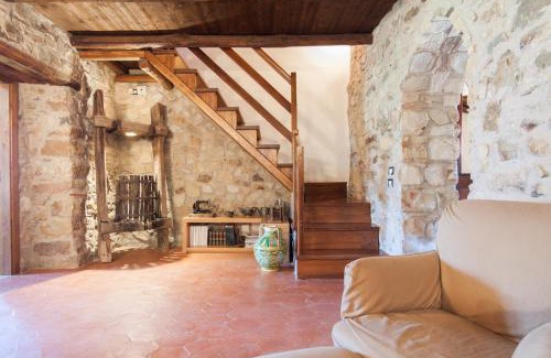 Sant'Ambrogio Villa | Relax at the Swimming Pool by Wonderful Italy