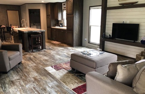 Natchez House | Relax, Enjoy, Explore, On Cane!