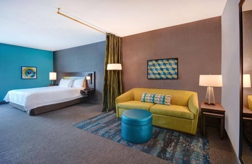 Downtown Tucson Hotel | Relax & Enjoy! Pool, Kitchen, Free Breakfast, and Parking for Your Comfort!
