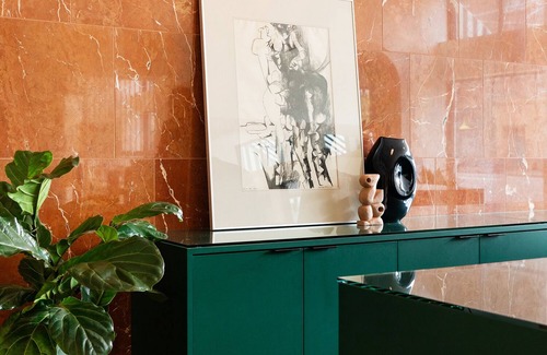 Buckman Neighborhood Apartment | Relax in a Grand King Room with Free Wi-fi, Near Powell's Books
