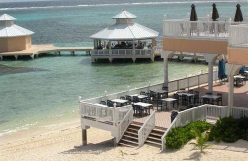 Colliers Bay Condo | Relax in Grand Cayman - Morritt's Tortuga Resort