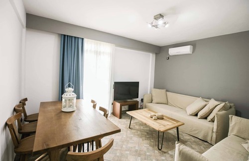 Gavrio House | Relax in Style at the Grand Villa –few Steps from St. Peter’s Beach, Andros