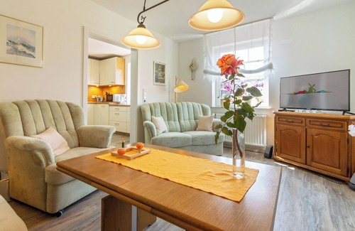 Dornumergrode Apartment | Relax in the wheelchair-friendly Huus op de Wurf in Dornumergrode