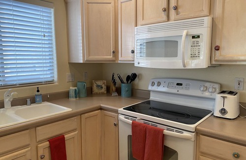 Rancho Vistoso Condo | Relax in this Beautiful Oro Valley Condo - Right Next to the Pool!