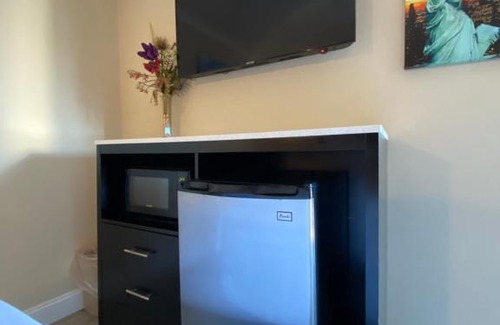 North Babylon Hotel | Relax Inn North Babylon