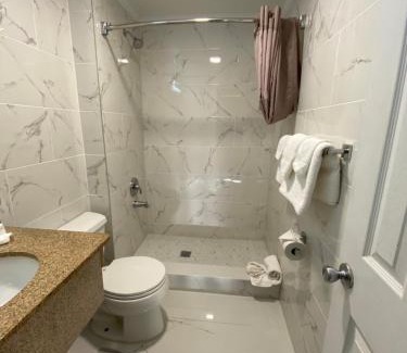 North Babylon Hotel | Relax Inn North Babylon