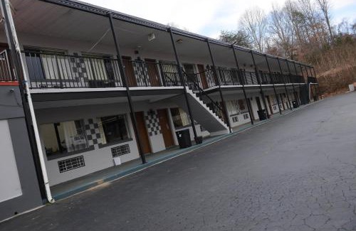 Martinsville Hotel | Relax Inn