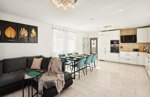 Petterweil Apartment | Relax Karben 6 - Modernes 4-Zimmer Apartment - Self-Checkin - Balcony - Parking