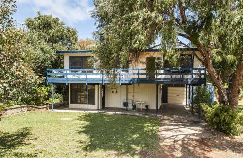 Guilderton House | Relax Moore - Close to Beach
