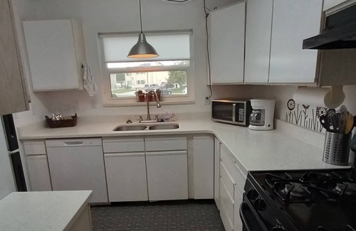 Provo House | Relax, play, rest, & live in a conveniently located, freshly remodeled townhouse