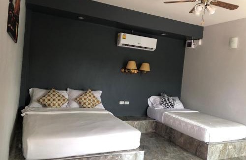 Banphot Phisai House | Relax Resort