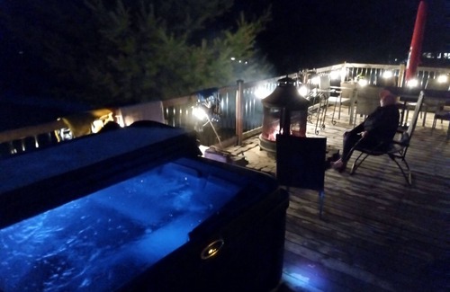 Cayamant Cottage | Relaxation in well appointed renovated cottage