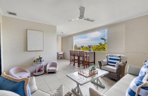 Cairns North Apartment | Relaxed Coastal Charm - A Stylish Resort-style Haven