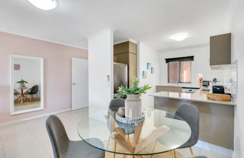 Cairns North Apartment | Relaxed Coastal Charm - A Stylish Resort-style Haven