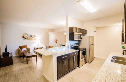 Fort Myers Apartment | Relaxed King bed with Full kitchen & Pool #1614
